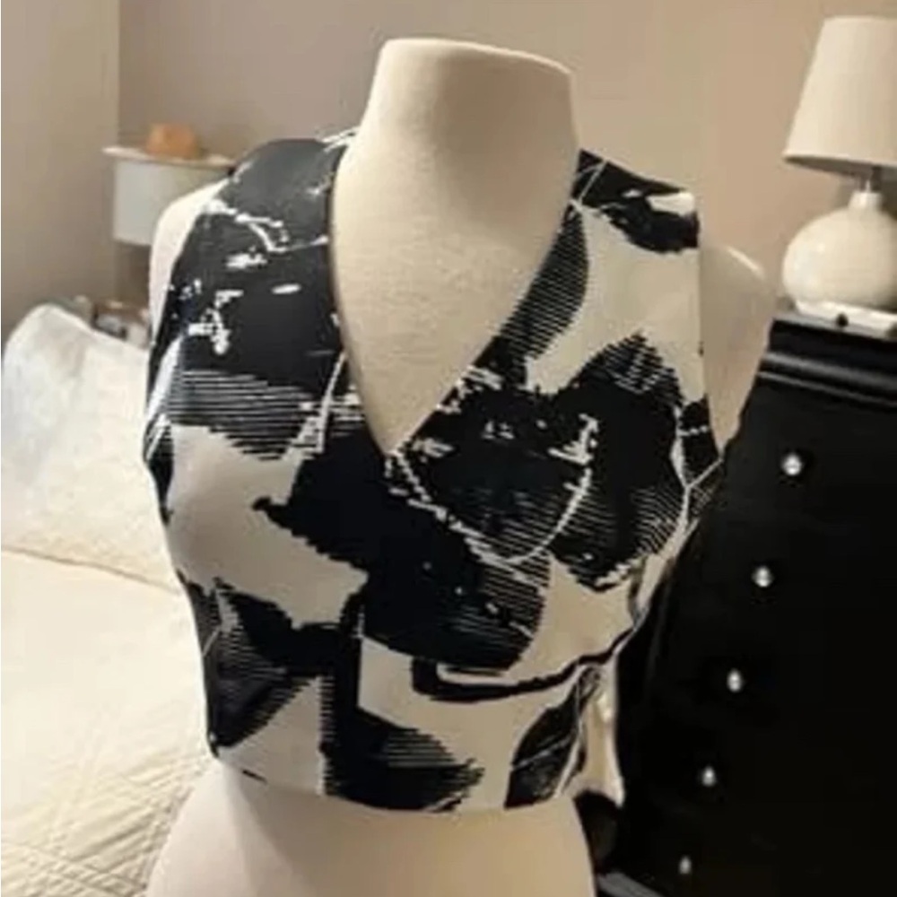 Lucy Paris crop top zip back size small